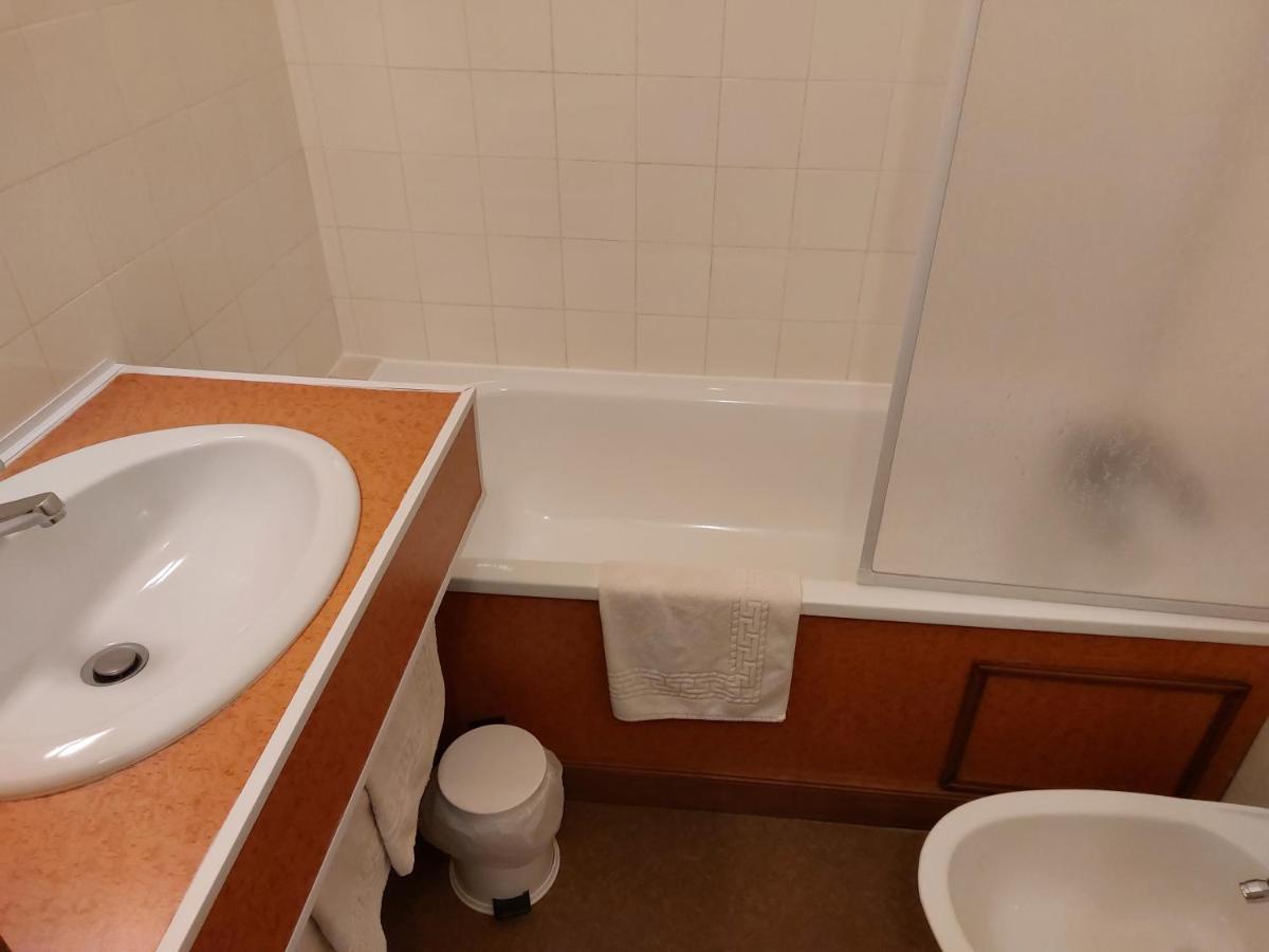 Le Magiot Hotel Montliot-et-Courcelles Eksteriør billede
