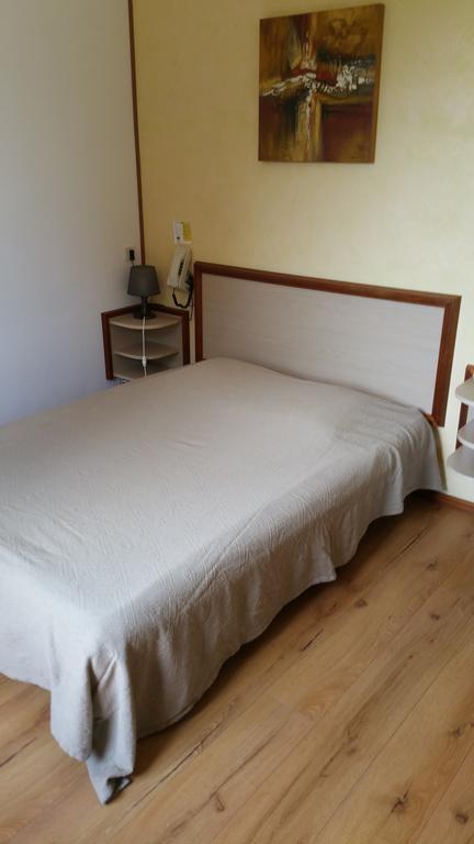 Le Magiot Hotel Montliot-et-Courcelles Eksteriør billede